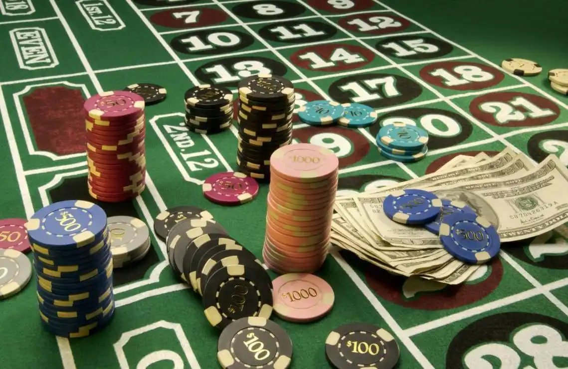 Người chơi Việt Nam trải nghiệm casino trực tuyến live baccarat trên mobile